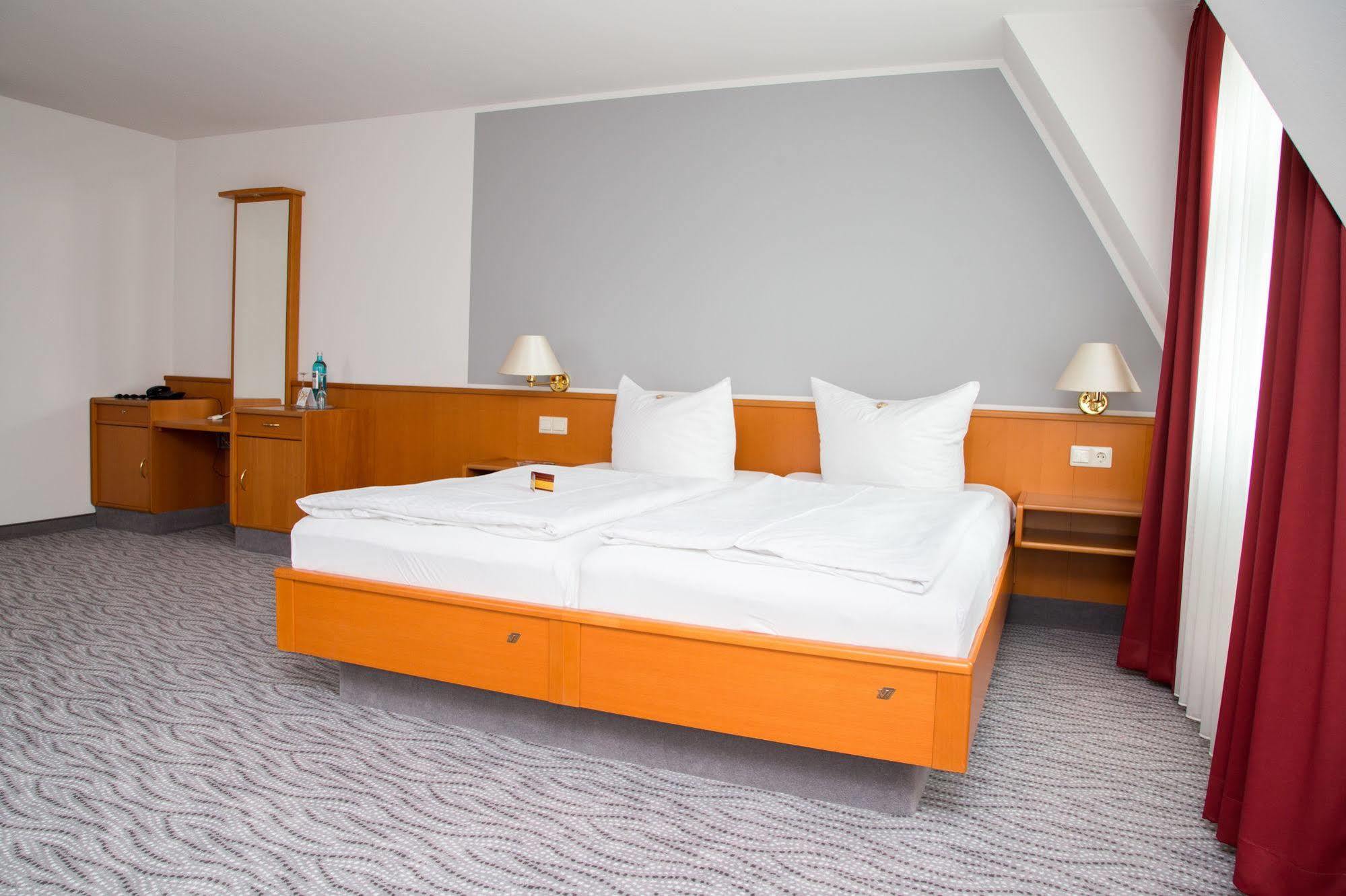 Hotel Kaiserhof Radeberg Kültér fotó